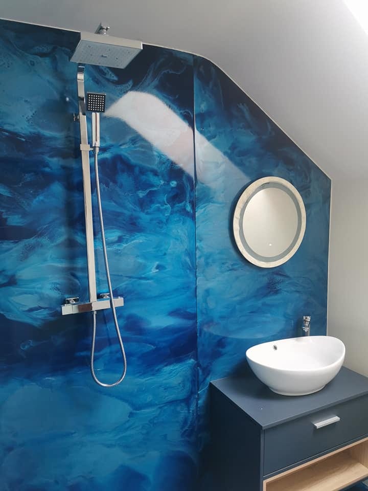 Metallic resin shower